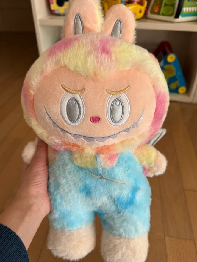 PELUCHE LABUBU GÉANT AVEC DES AÎLES (18"/45 CM) (LAFUFU, LABOUBOU)