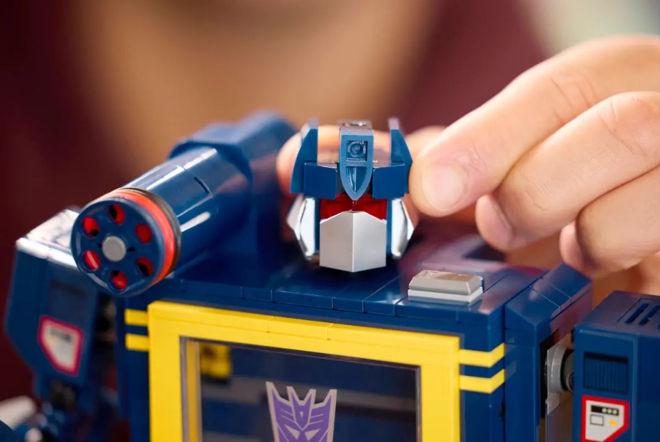 LEGO ICONS - TRANSFORMERS - SOUNDWAVE #10358