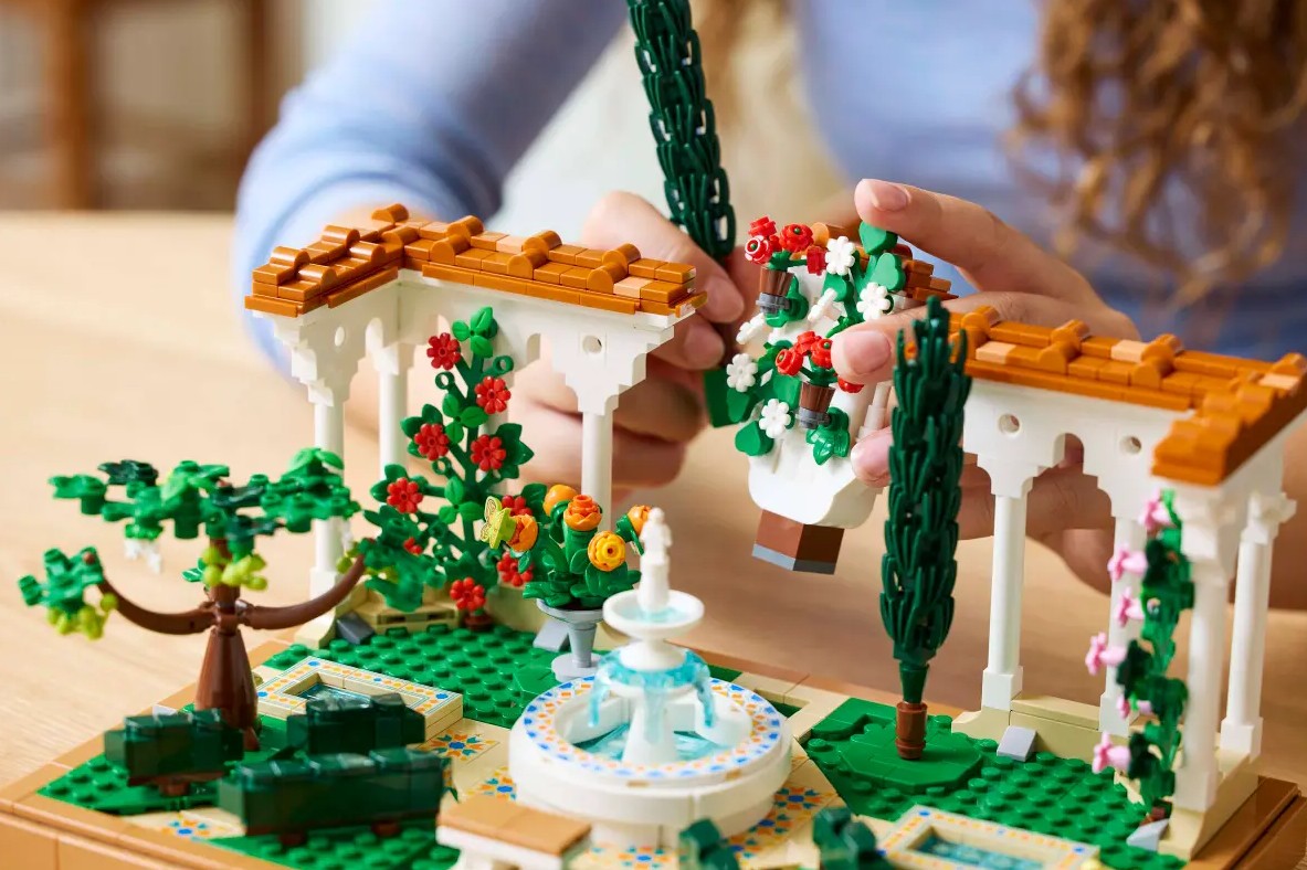 LEGO ICONS - LE JARDIN À LA FONTAINE #10359