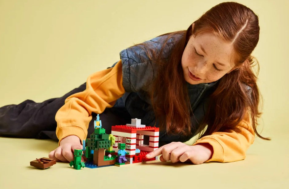 LEGO MINECRAFT - THE JUNGLE TNT HOUSE #21275