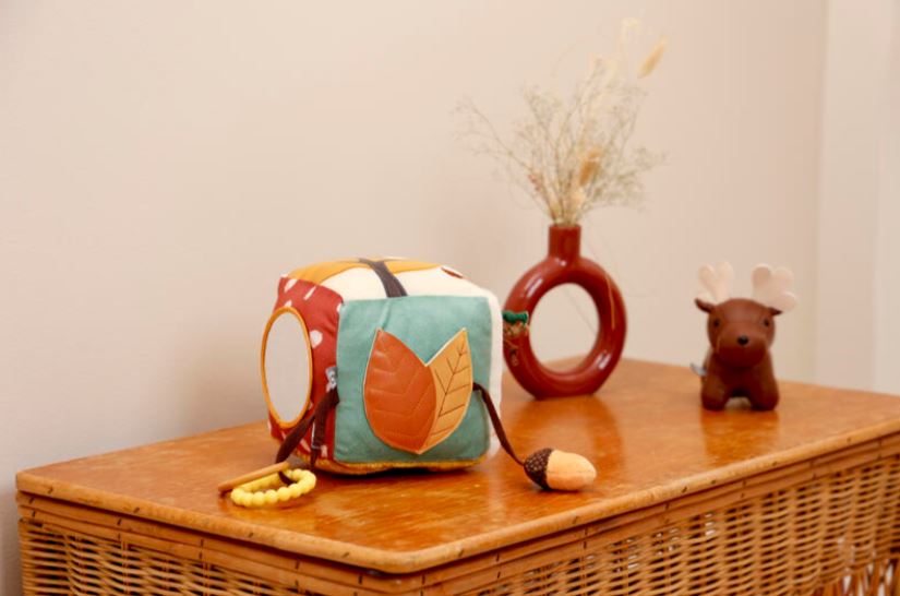 LITTLE BIG FRIENDS - CUBE D'ÉVEIL FORET MULTICOLORE EN TISSU