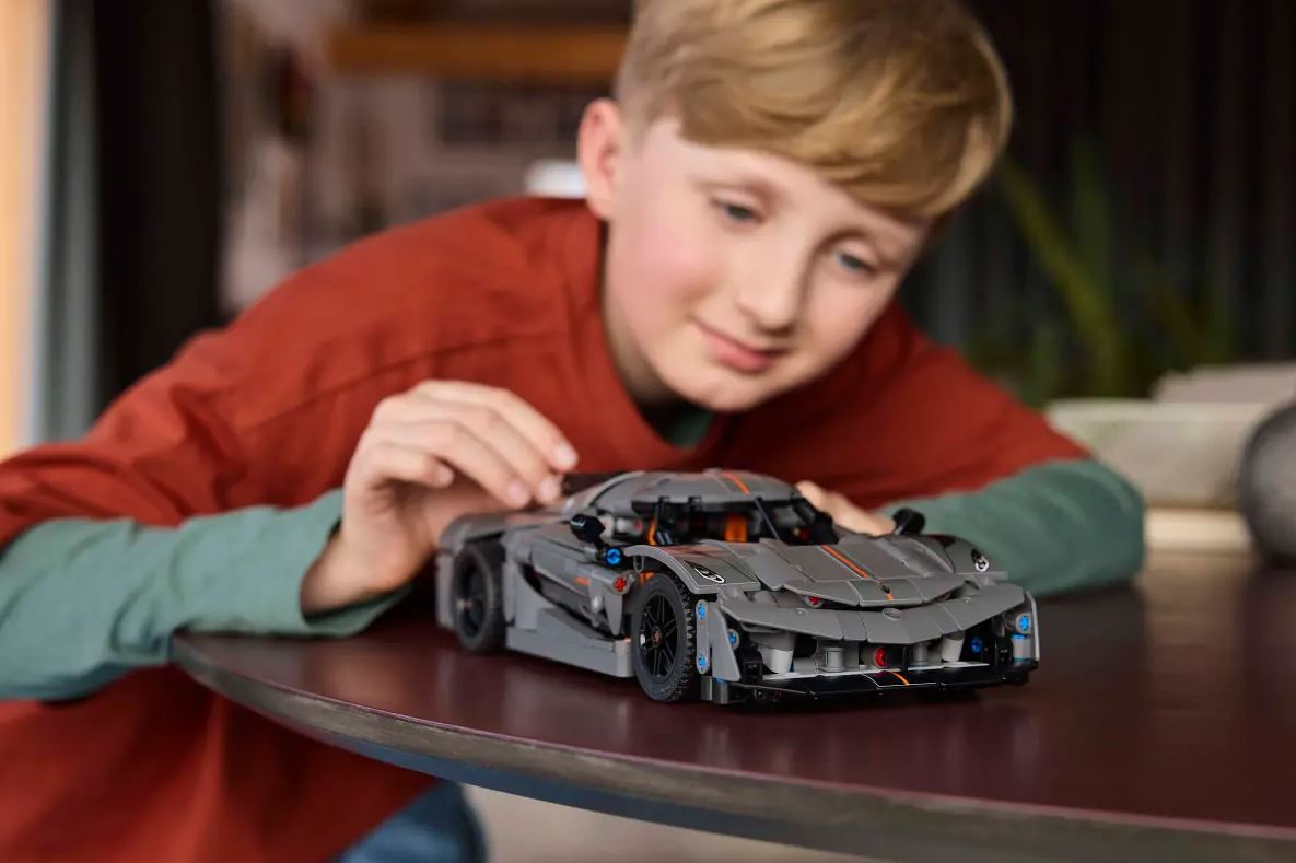 LEGO TECHNIC - L'HYPERVOITURE KOENIGSEGG JESKO ABSOLUT GRISE #42173