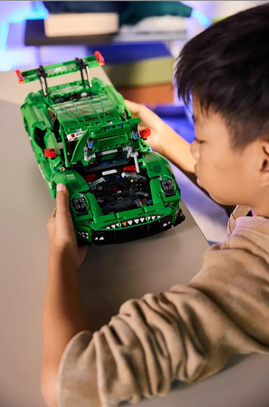 LEGO TECHNIC - LA VOITURE DE COURSE PORSCHE 911 GT3 R REXY AO RACING #42224