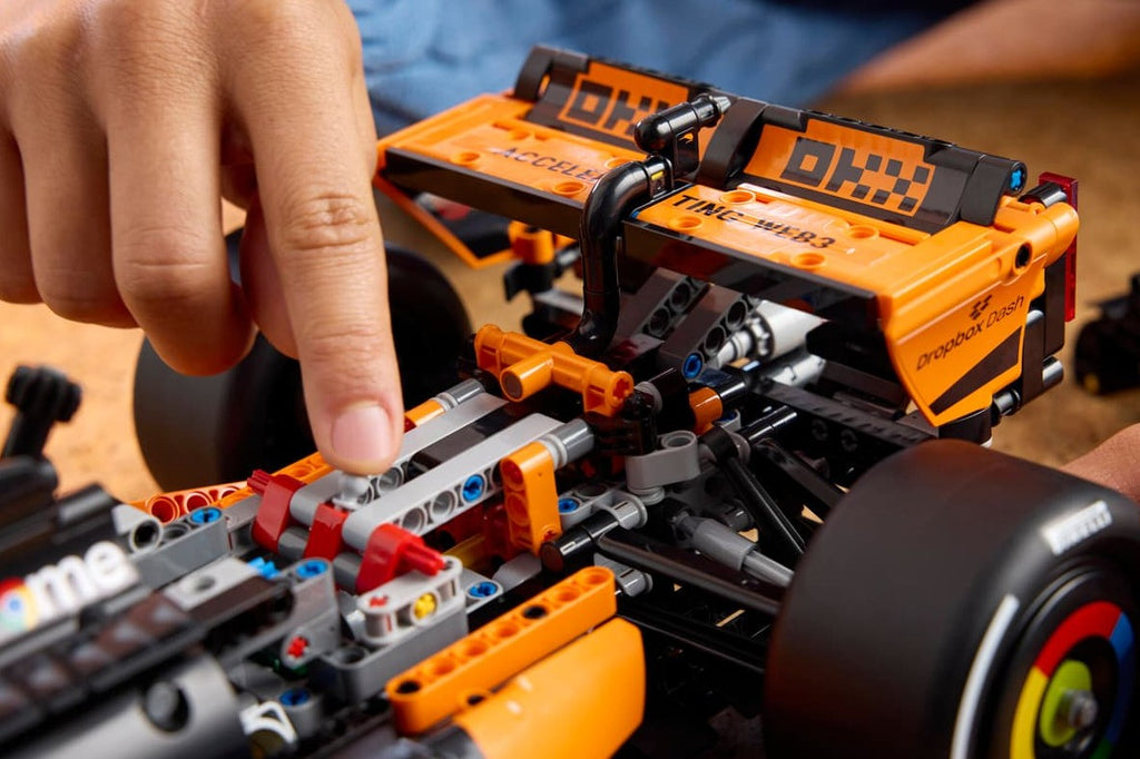 LEGO TECHNIC - LA VOITURE MCLAREN F1 TEAM MCL39 #42228