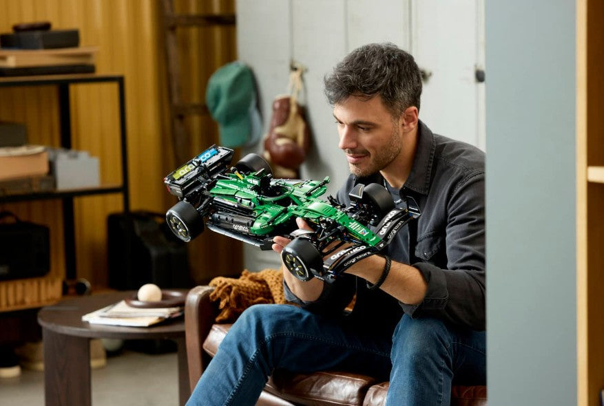 LEGO TECHNIC - LA VOITURE DE F1 ASTON MARTIN ARAMCO AMR25 #42240