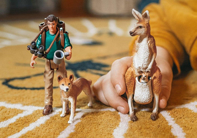 SCHLEICH - OCEANIA ADVENTURES #42550 *CHICOUTIMI EXCLUSIVE*