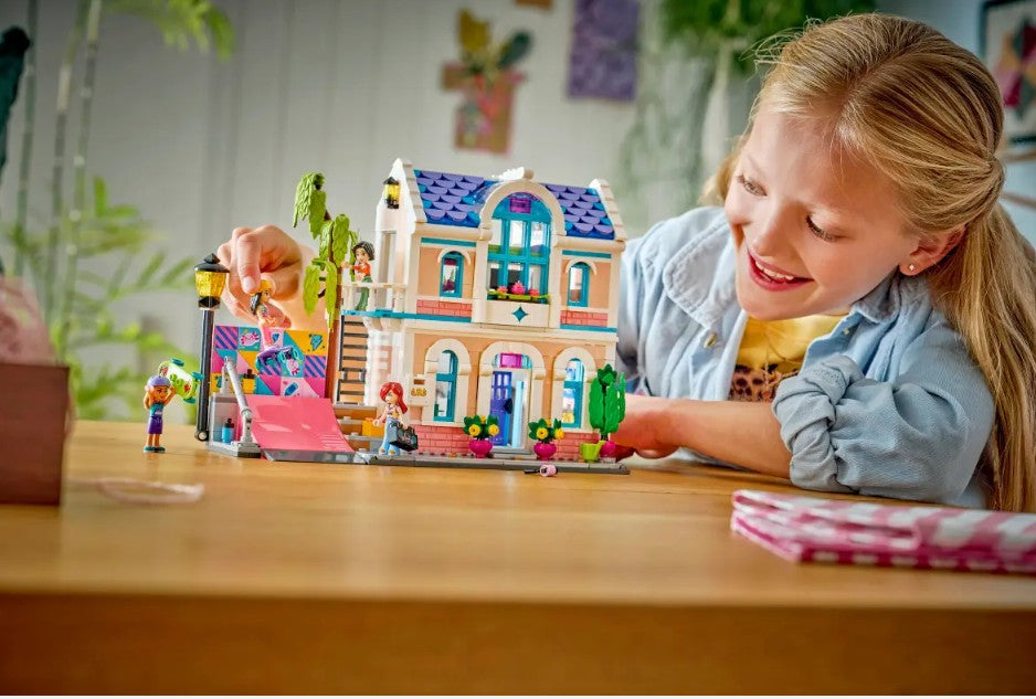 LEGO FRIENDS - LIANN'S FAMILY HOME #42687