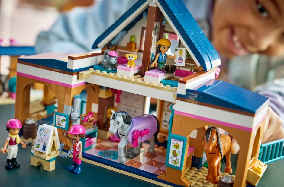 LEGO FRIENDS - THE PADDOCK AND PONY ACADEMY #42688
