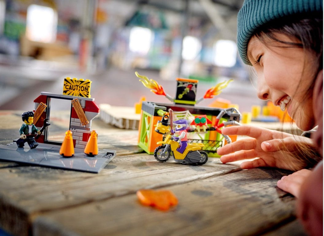 LEGO CITY STUNT - L'AIRE D'ENTRAÎNEMENT DES CASCADEURS #60293
