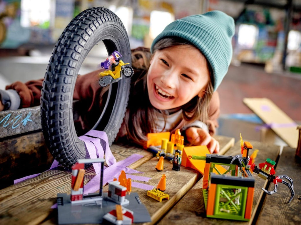 LEGO CITY STUNT - L'AIRE D'ENTRAÎNEMENT DES CASCADEURS #60293