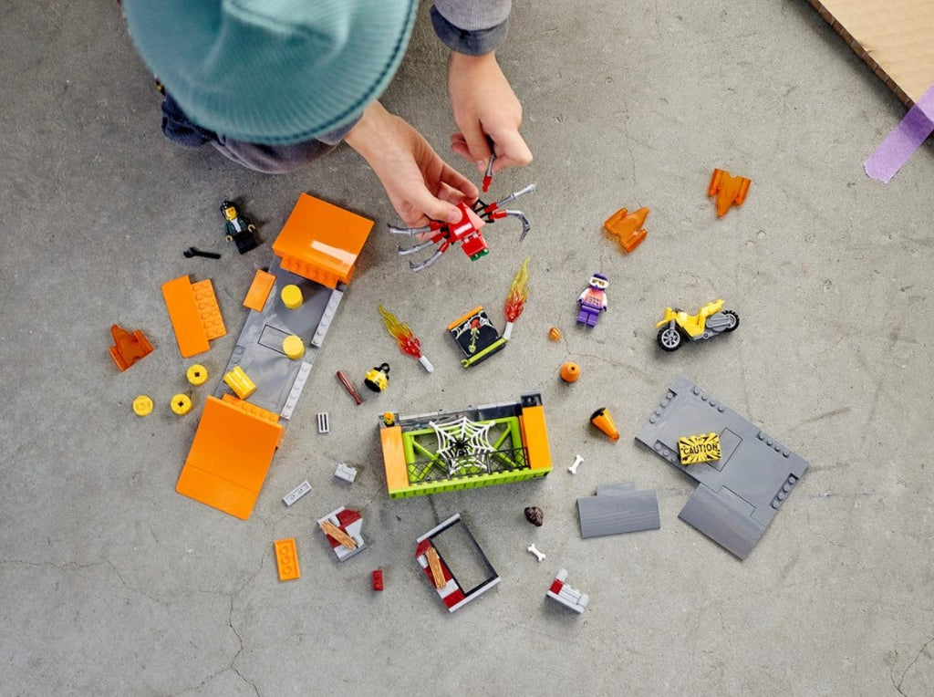 LEGO CITY STUNT - L'AIRE D'ENTRAÎNEMENT DES CASCADEURS #60293