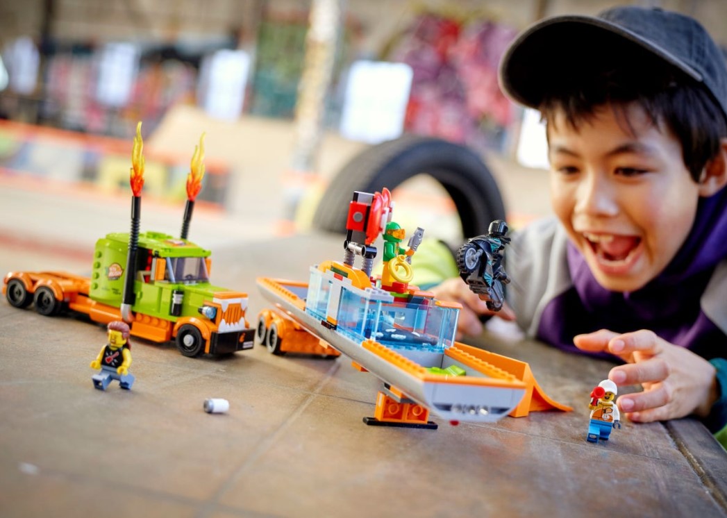 LEGO CITY STUNTZ - STUNT SHOW TRUCK #60294