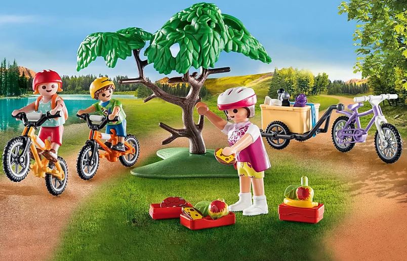 PLAYMOBIL FAMILY FUN CAMPER WITH BIKES #71426