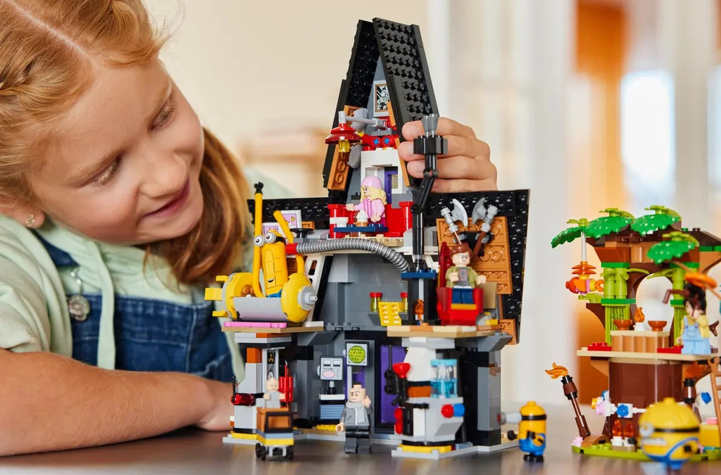 LEGO MINIONS - LES MINIONS ET LE MANOIR FAMILIAL DE GRU #75583