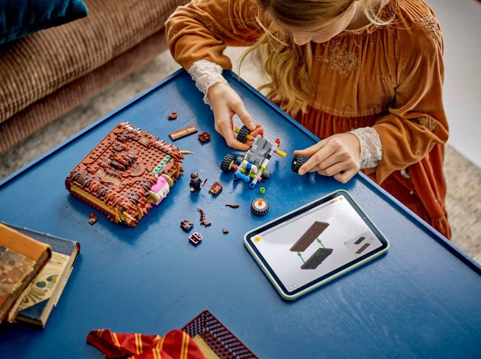 LEGO HARRY POTTER - THE MONSTROUS BOOK OF MONSTERS THAT BITES #76449