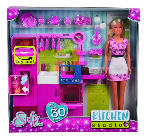 STEFFI LOVE - FITTED KITCHEN