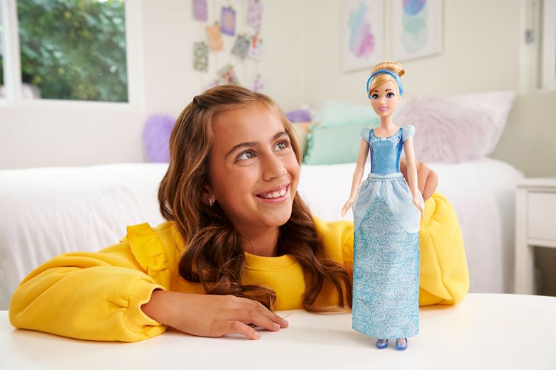 DISNEY PRINCESS FASHION DOLL - CINDERELLA