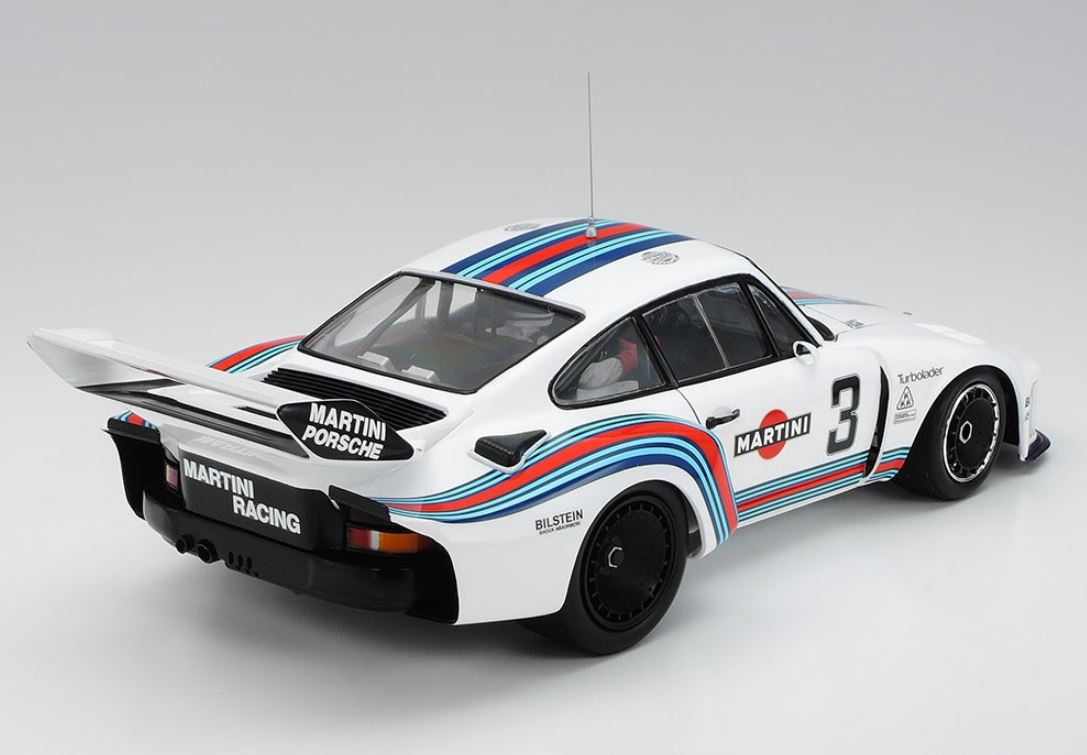 MODEL KIT - PORSCHE 935 MARTINI 1/20 LEVEL 5