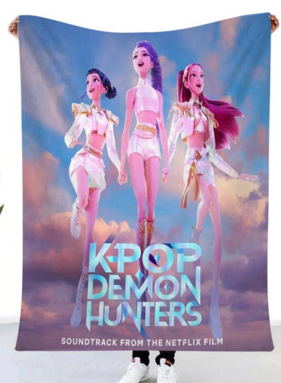KPOP DEMON HUNTERS THROW WITH PALE BLUE BACKGROUND (BLANKET) (THE K-POP WARRIORS) 4 FEET X 5 FEET