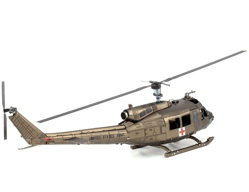 METAL EARTH - HÉLICOPTÈRE UH-1 HUEY 2 FEUILLES 2,25 FEUILLES