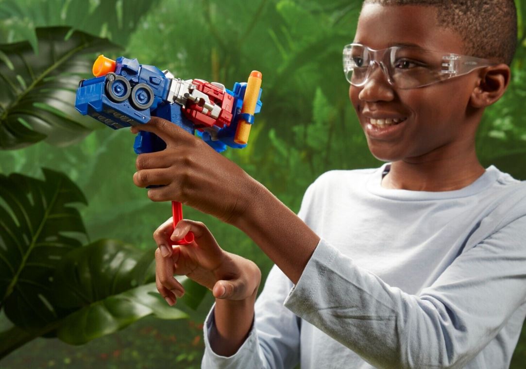 NERF 2-IN-1 CONVERTIBLE BLASTER - TRANSFORMERS OPTIMUS PRIME WITH 17.5 CM ACTION FIGURE MODE