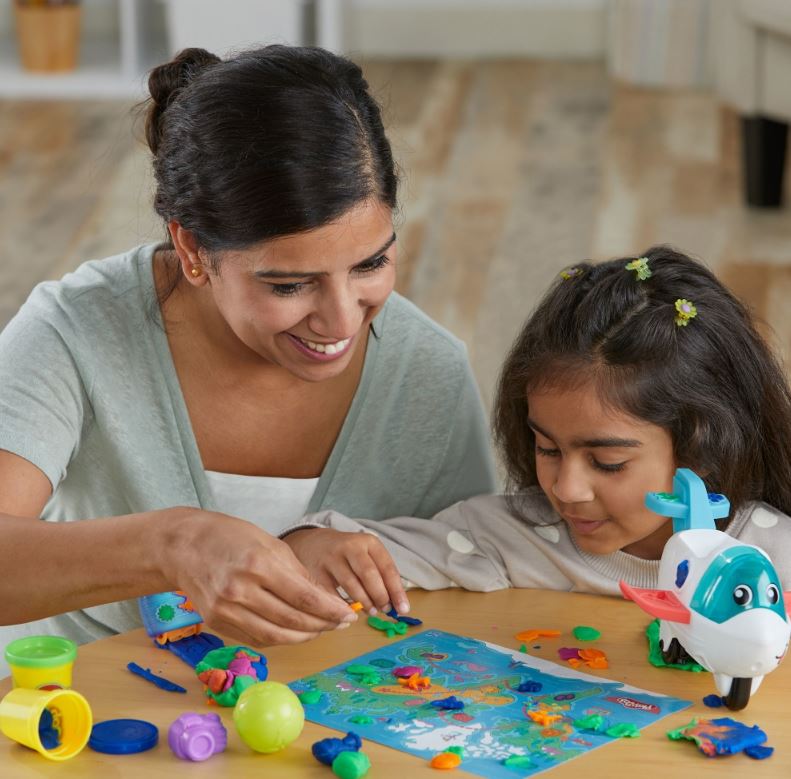 PLAY-DOH MODELING DOUGH - EXPLORER AIRPLANE STARTER SET