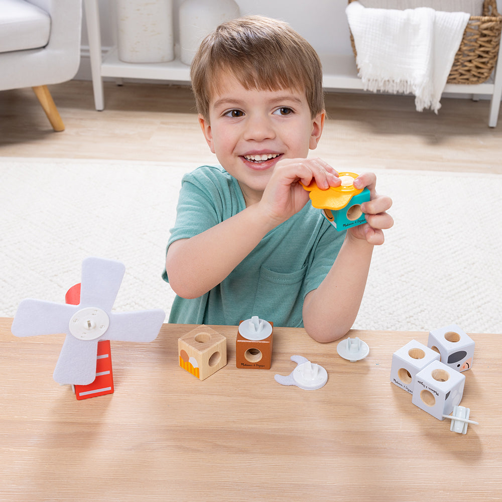 MELISSA AND DOUG - BLOCKABLES - 16-PIECE FARM FRIENDS PLAY SET