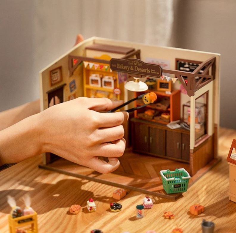 MAISON DE BRICOLAGE DIY - LA MAISON DES PÂTISSERIES DE BECKA